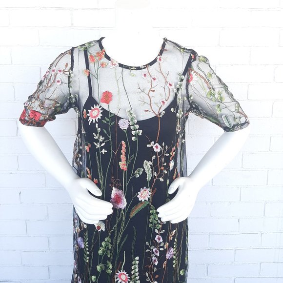 🌻Floral Embroidery Dress🌹 - Picture 6 of 7